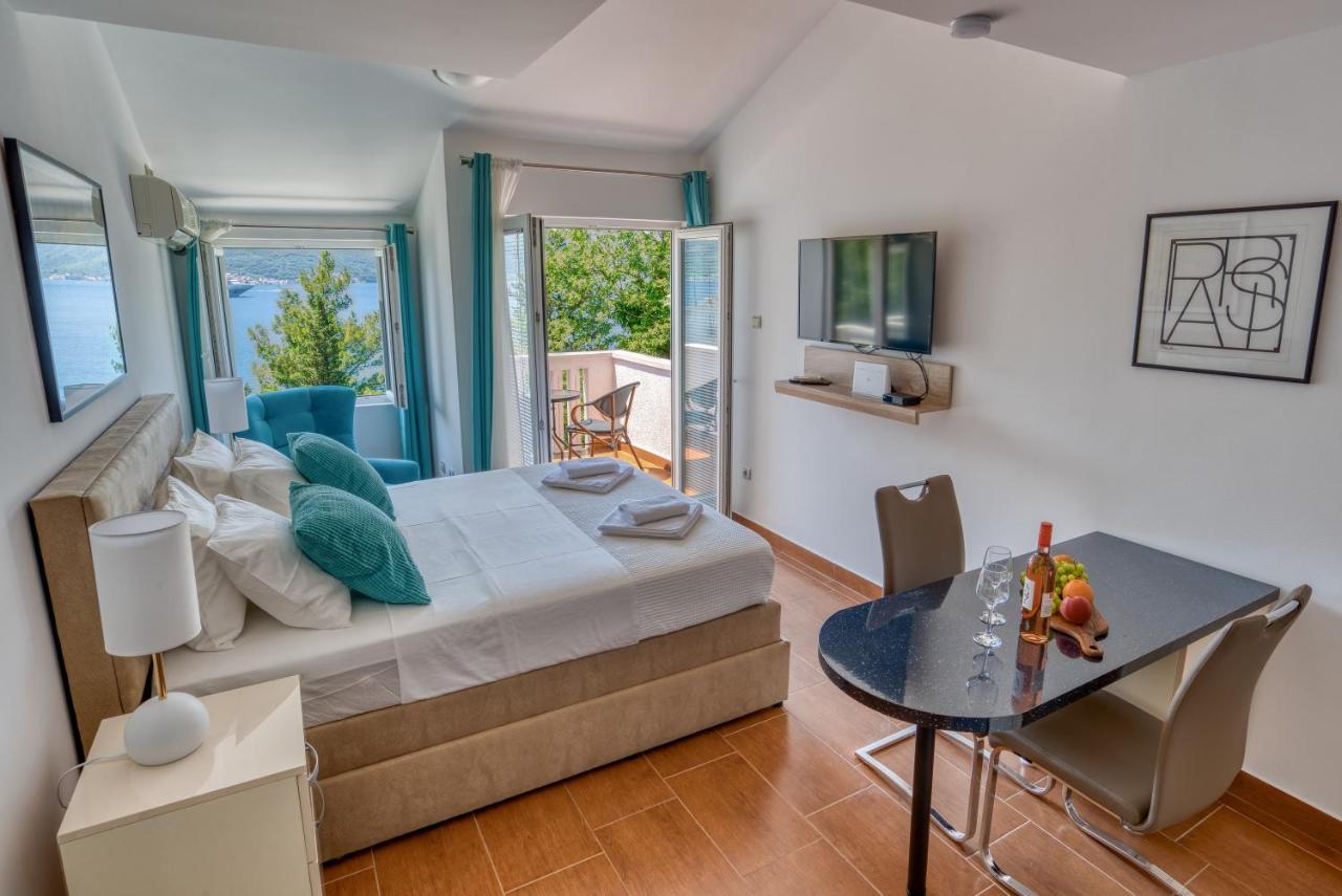 Apartment Elegant Котор Екстер'єр фото