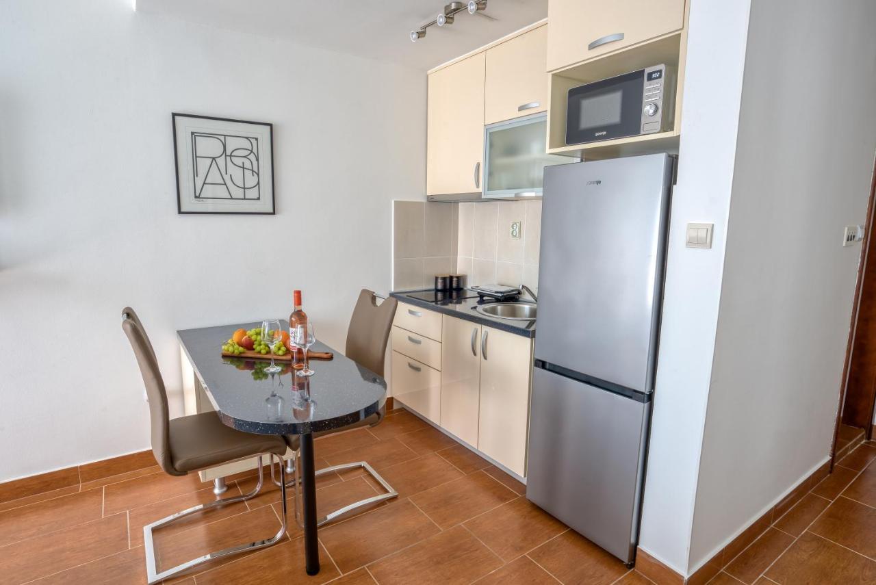 Apartment Elegant Котор Екстер'єр фото